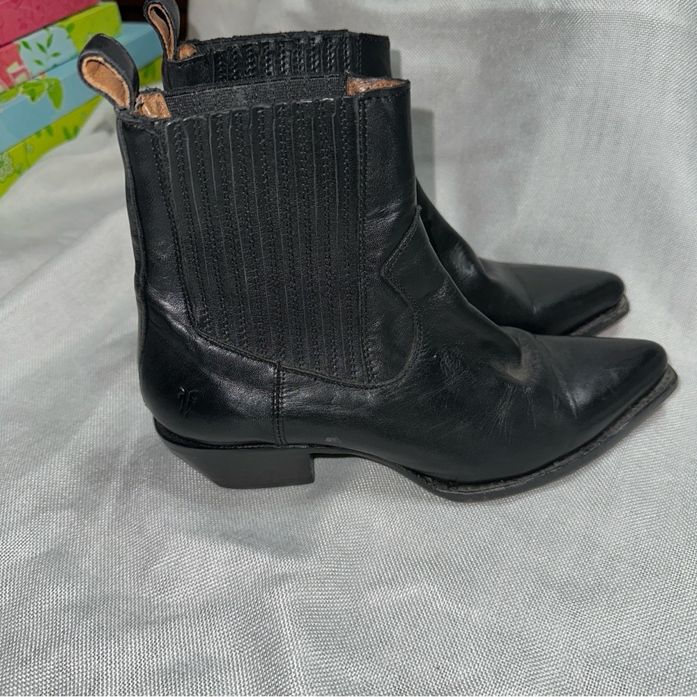 Frye Black Sacha Chelsea western Ankle Boots